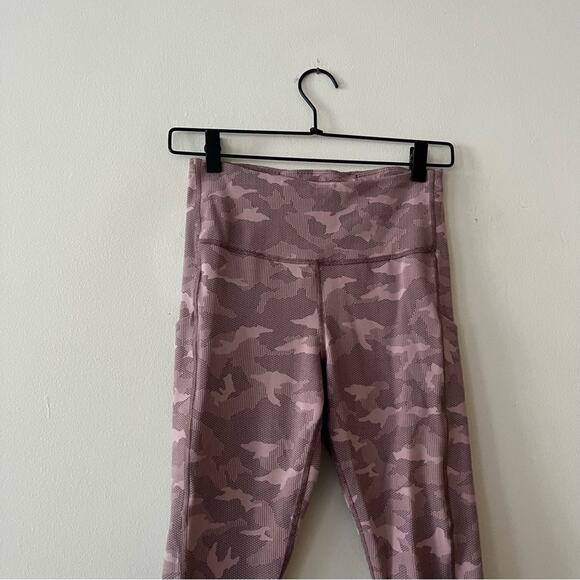 Athleta Ultimate Stash Pocket Textured Camo Capri Leggings - Picture 3 of 8